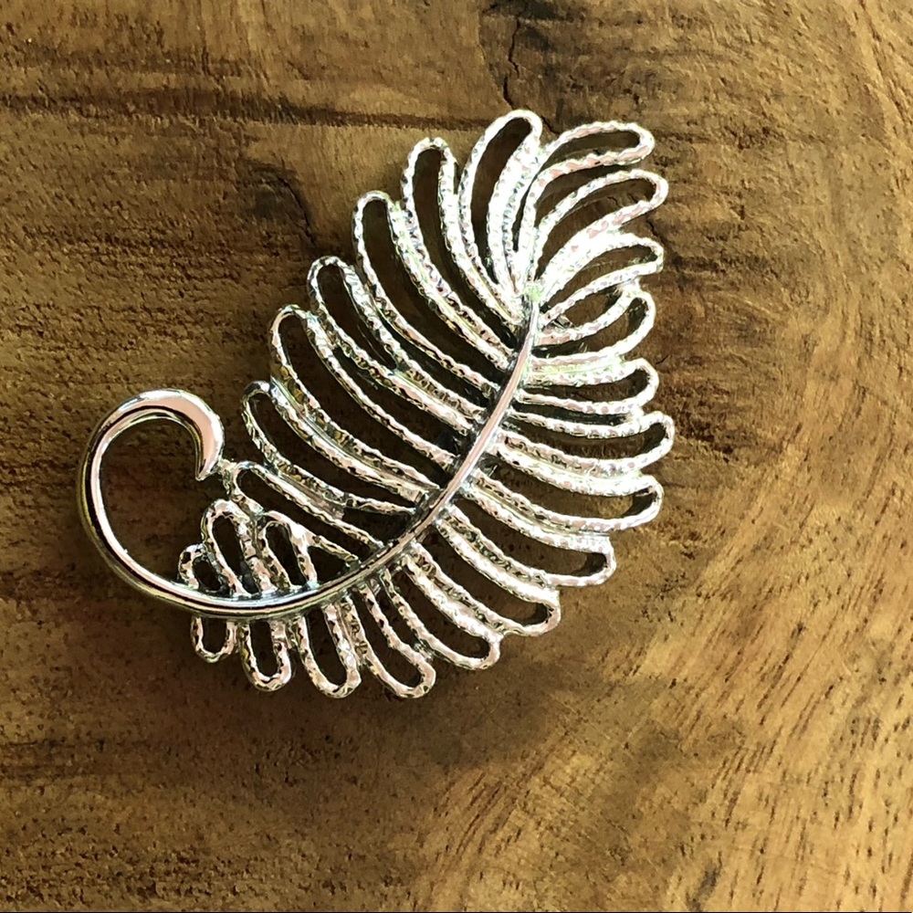 Vintage Gerry’s silver-tone fern/leaf brooch from late 50’s/early 60’s - Picture 4 of 9
